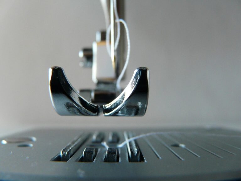 REPARATUR & INSPEKTION, Nähmaschine, Overlock, Coverlock Egal, ob Reparatur oder Inspektion. Probier unseren Service aus. Und in der Zwischenzeit kannst du gerne unseren Nähmaschinen-Verleih nutzen.
